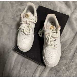 Nike Air Force 1 '07 LX lucky charms size 6